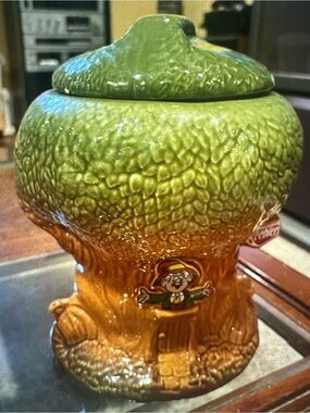 Ceramic Tree Stump Cookie Jar in Green and Brown - Retro Character Design